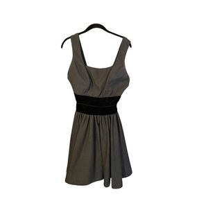 Jan Barboglio women’s sleeveless black velvet, trim, mini dress size 4